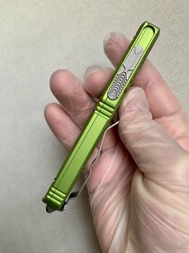 Microtech 122-10Z Zombie Tech D/E Signatures Series - 8