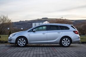 Opel Astra Sport Tourer 2.0 - 8