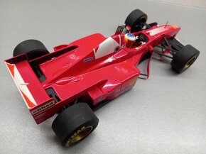 F1 FERRARI F310B MICHAEL SCHUMACHER MINICHAMPS 1:18 - 8