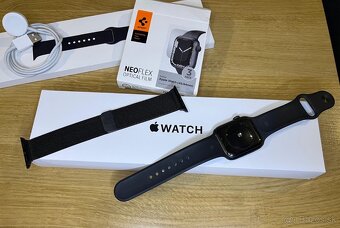 Apple Watch SE 44mm Space Grey Aluminium Case - 8