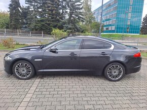 Jaguar XF 3.0D - 8