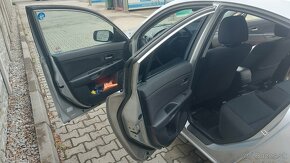 Predam Mazda 3  1,6 benzin 77kw - 8