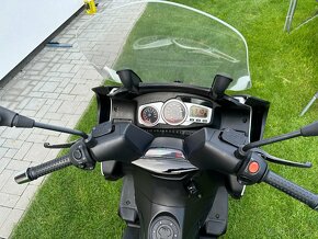 Aprilia SR Max 300 vo vybornom stave - 8