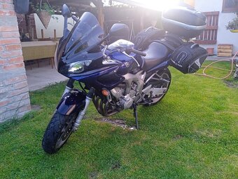 YAMAHA FAZER 600 - 8