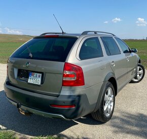 Škoda Octavia Scout 2.0TDi 4x4 Navi - SWISS - 8