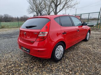 Hyundai i30 1.6 CRDi - 8