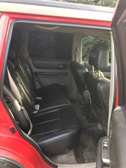 NISSAN X    TRAIL     2.0 L    4x4     LPG - 8