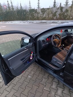 Volkswagen Golf 5 - 8