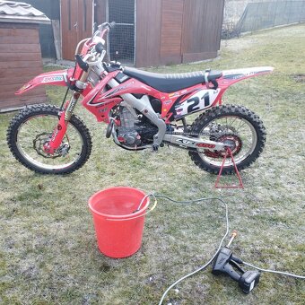 Honda CRF 450R - 8