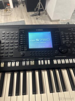 yamaha psr-S750 - 8