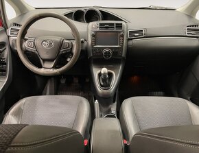 TOYOTA  VERSO  1.8 - 8