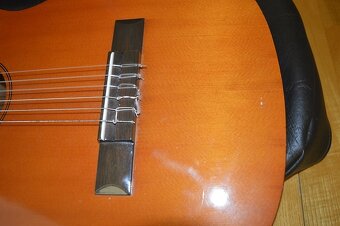 predam - krasna gitara YAMAHA G-40 - 8