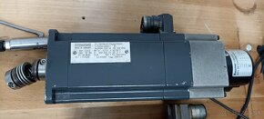 Servomotor - 8