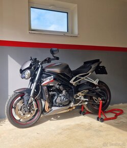 Triumph Street Triple 765 RS - 8