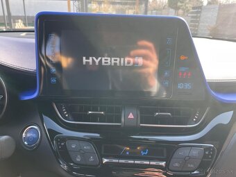 Toyota CHR Hybrid Selection - 8