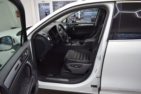 Volkswagen Touareg 3,0 TDI 180 kW,R-Line,DSG,ACC,kůže,ČR, - 8