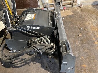 BOBCAT - S 570 - 8