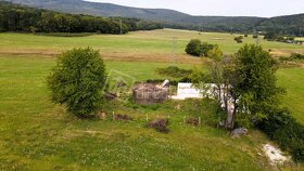 Hrubá stavba rodinného domu v krásnom prostredí medzi obcami - 8