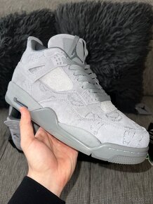 Air Jordan 4 KAWS - 8