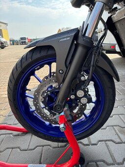 YAMAHA MT07 - 8