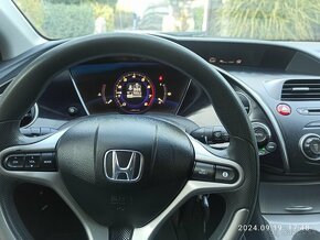 Honda civic 8G 1,4 i 61kw - 8