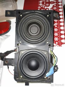 Predám Subwoofer Volvo s40 - 8