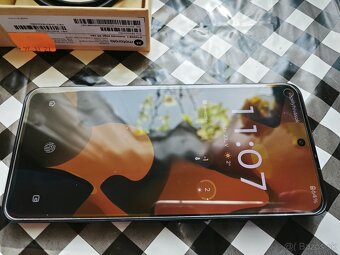 Motorola edge 50 neo 8/256 - 8