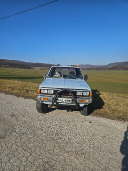 Nissan Datsun pick-up 1984  4x4 sklapač - 8