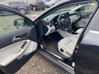 Mercedes-Benz GLA 180 d Entry A/T - 8