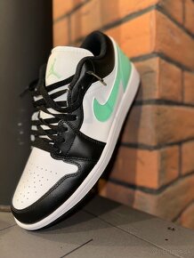 Nike Air Jordan 1 low white/black green glow - 8