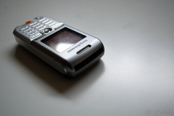 Sony Ericsson K300i s krabicou - 8