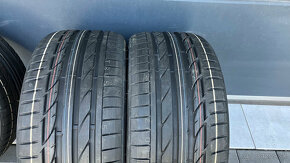 255/35 R19 - 8