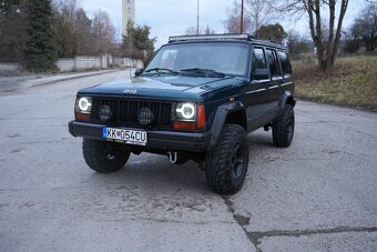 Jeep cherokee xj - 8