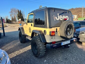 Jeep Wrangler 2.5i - 8