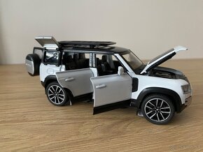 Land Rover Defender 110 - 1:32 (celokovovy model) - 8