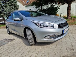 KIA Ceed SW 1.6 GDi Gold 135k M6 (benzín) - 8