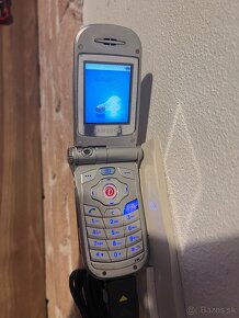 Samsung SGH-V200 otočná kamera ročník 2003 - 8