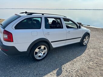 skoda octavia scout - 8