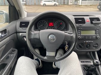 Volkswagen Golf 5 1.6 Hatchback - 8