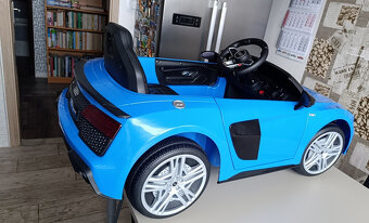 Predám nové elektrické autíčko AUDI R8 SPYDER - 8