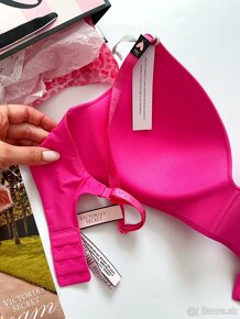 Ružová podprsenka Victoria’s Secret bezkosticová 75D - 8