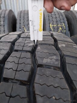 Nákladné pneumatiky 275/70 r22,5 - 8