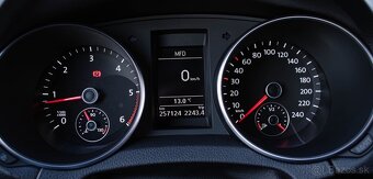 Volkswagen Golf 2.0 TDI - 8