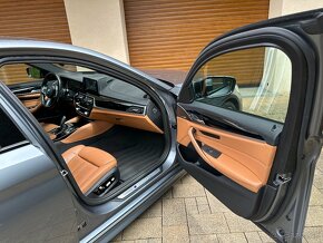 BMW 5 550i 340kw xDrive+M-Packet+Rok 2017+odpocet DPH - 8