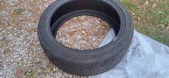 Predam letne pneu 235/45 R21 a 255/40 R21 - 8