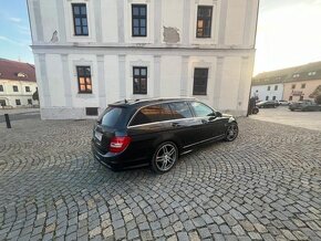 Mercedes C250 AMG - 8