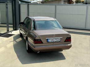 Mercedes W124 E200 - 8