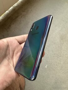 Samsung GALAXY a40 4/64GB - 8