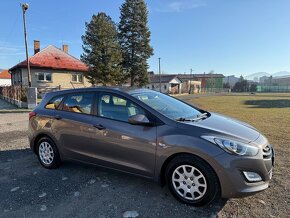 Hyundai i30 1.6crdi 94 kw - 8