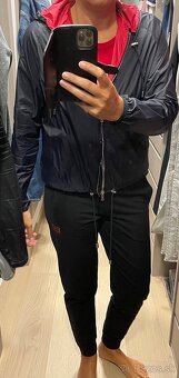 Emporio Armani bunda 2v1 unisex modrá, červená windstopper - 8